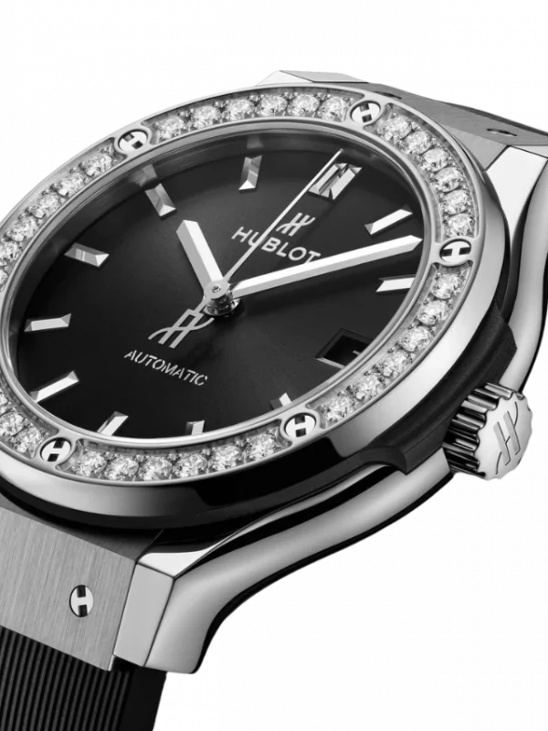 Hublot Classic Fusion Titanium Diamonds 565.NX.1470.LR.1204