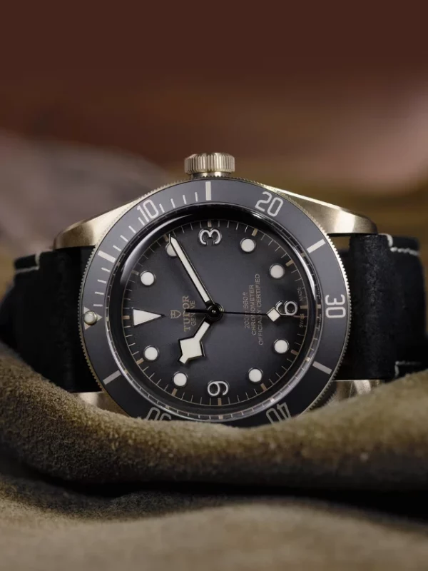 TUDOR Black Bay Bronze M79250BA-0001