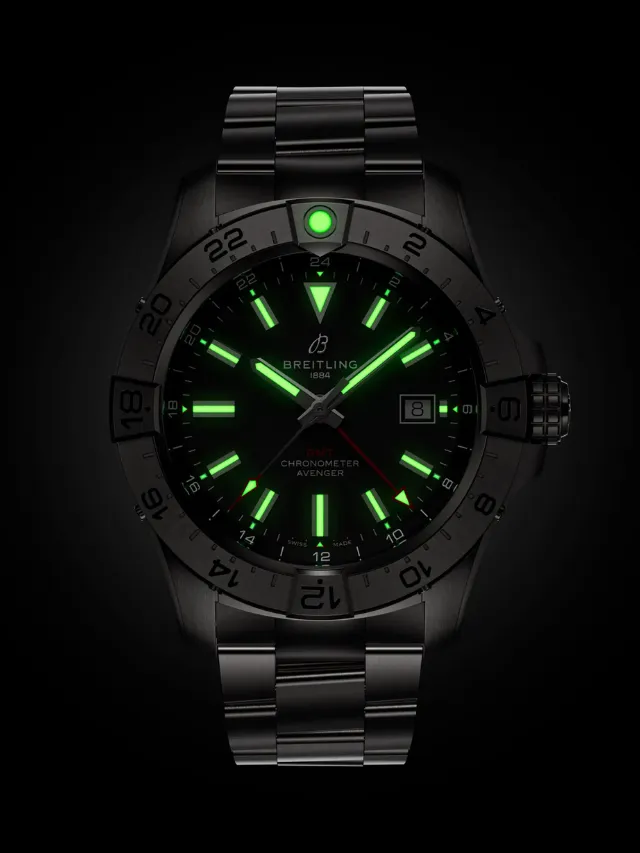 Breitling Avenger Automatic GMT 44 A32320101B1A1